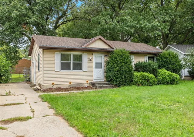 Photo 2 of Single family home for sale at 3726 Bluebird Ave, Wyoming, MI 49519 | MLS# 70560290 | Listing updated on 2026-10-30