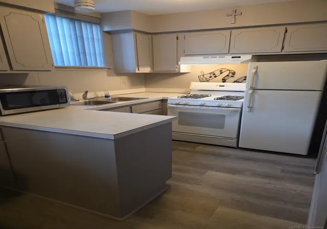 5th image of 8211 Denwood #4 Dr, Sterling Heights, MI 48312 | MLS# 50214502