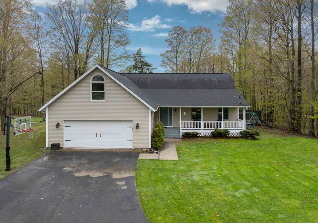 Homes for sale in Bellaire, MI | 3055 White Tail Dr, Bellaire, MI 49615 | MLS# 80068370