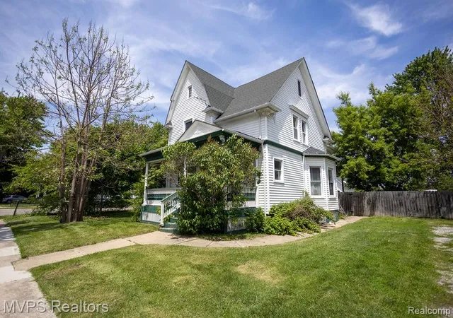 Photo 2 of Single Family Residence at 126 Clinton St, Mount Clemens, MI 48043 | MLS# 60997906 | | Sold on 2026-07-02