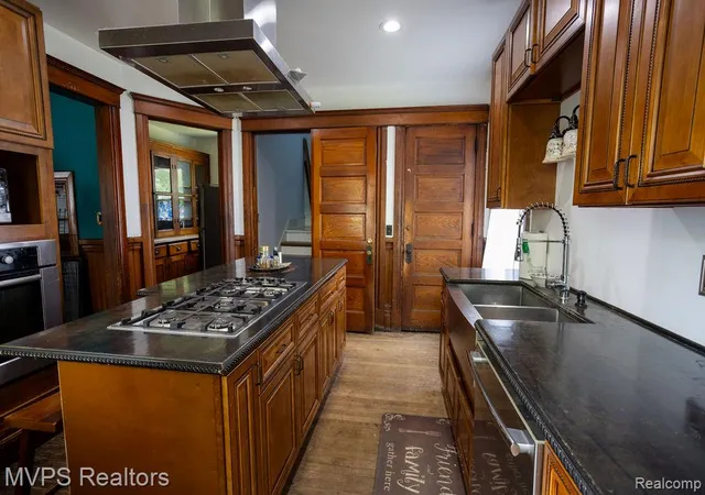Photo 3 of Single Family Residence at 126 Clinton St, Mount Clemens, MI 48043 | MLS# 60997906 | | Sold on 2026-07-02