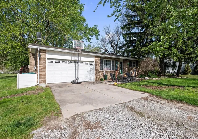Homes for sale in Columbus, MI | 2030 Bauman Rd, Columbus, MI 48063 | MLS# 70532014