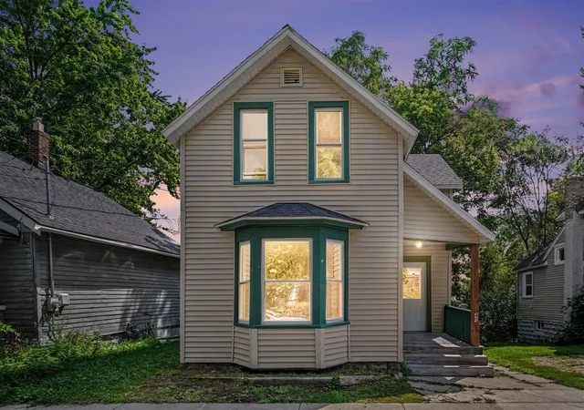 Photo 1 of Sale Pending at 40 Mack Ave, Grand Rapids, MI 49503 | MLS# 70551490 | Listing updated on 2026-09-14