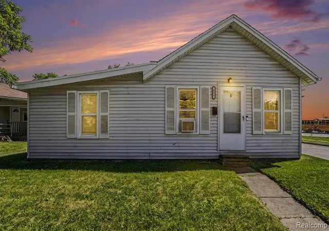 Homes for sale in Lapeer, MI | 651 S Elm St, Lapeer, MI 48446 | MLS# 61002687