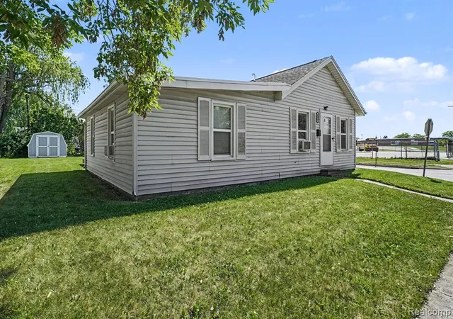 Homes for sale in Lapeer, MI | 651 S Elm St, Lapeer, MI 48446 | MLS# 61002687