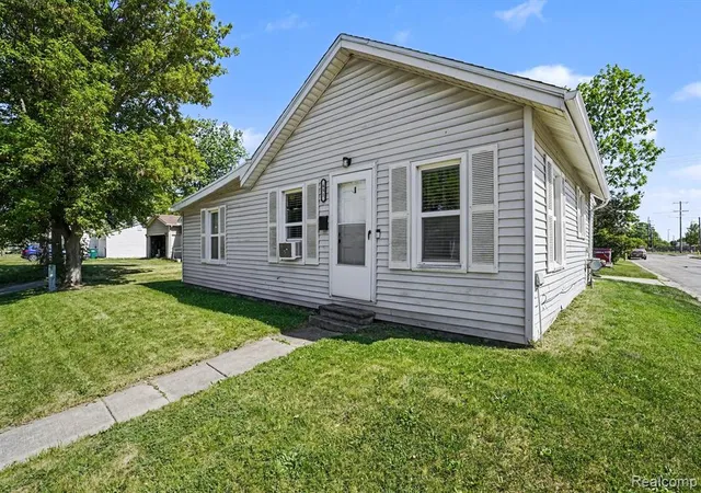Homes for sale in Lapeer, MI | 651 S Elm St, Lapeer, MI 48446 | MLS# 61002687