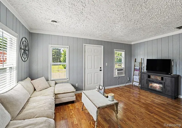 Homes for sale in Lapeer, MI | 651 S Elm St, Lapeer, MI 48446 | MLS# 61002687