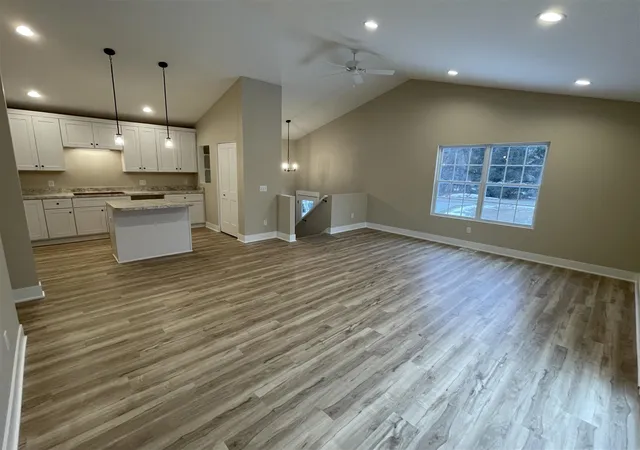 Photo 4 of Sale Pending at 1860 Kreft St, Grand Rapids, MI 49525 | MLS# 70490397 | Listing updated on 2026-01-29