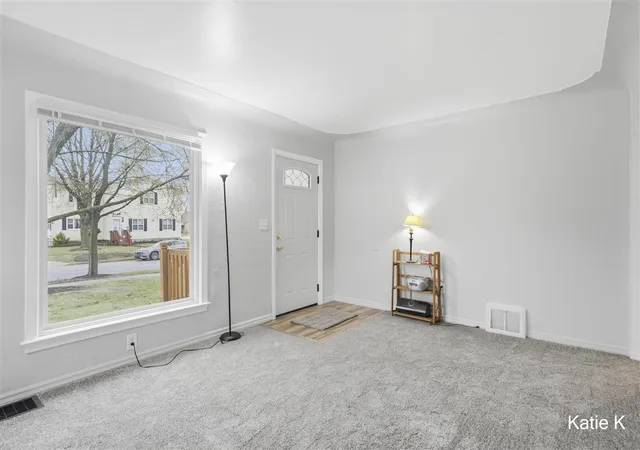 Photo 3 of Sale Pending at 45 Avonlea St, Grand Rapids, MI 49548 | MLS# 70525343 | Listing updated on 2026-04-21