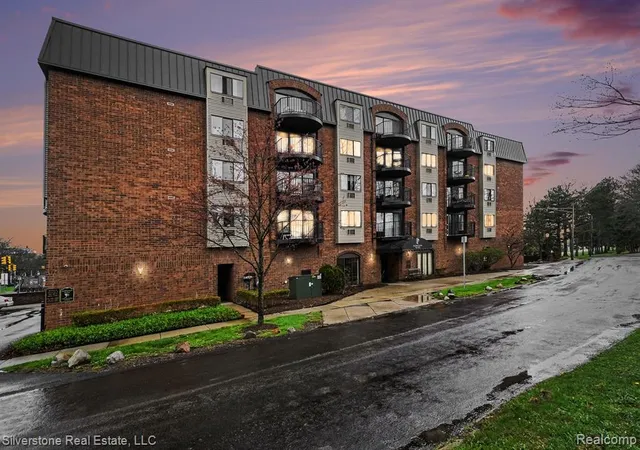 Homes for sale in Birmingham, MI | 35300 Woodward Ave, Birmingham, MI 48009 | MLS# 60985164