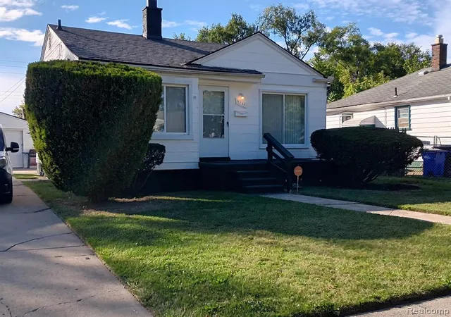 2nd image of 9251 Plainview, Detroit, MI 48228 | MLS# 60951912
