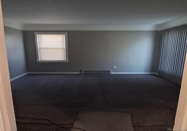 3rd image of 9251 Plainview, Detroit, MI 48228 | MLS# 60951912