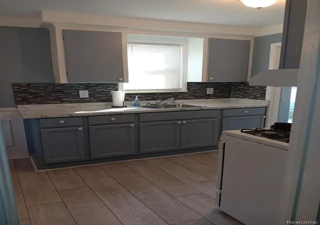 4th image of 9251 Plainview, Detroit, MI 48228 | MLS# 60951912