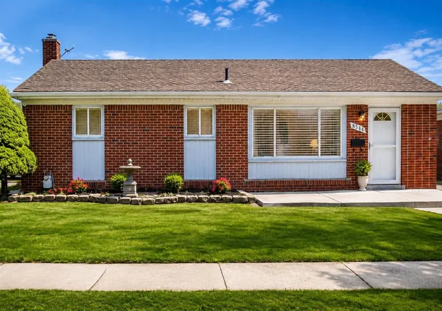 Photo 1 of Sale Pending at 8544 Kinloch St, Dearborn Heights, MI 48127 | MLS# 70550730 | Listing updated on 2026-08-11