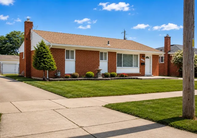Photo 3 of Sale Pending at 8544 Kinloch St, Dearborn Heights, MI 48127 | MLS# 70550730 | Listing updated on 2026-08-11