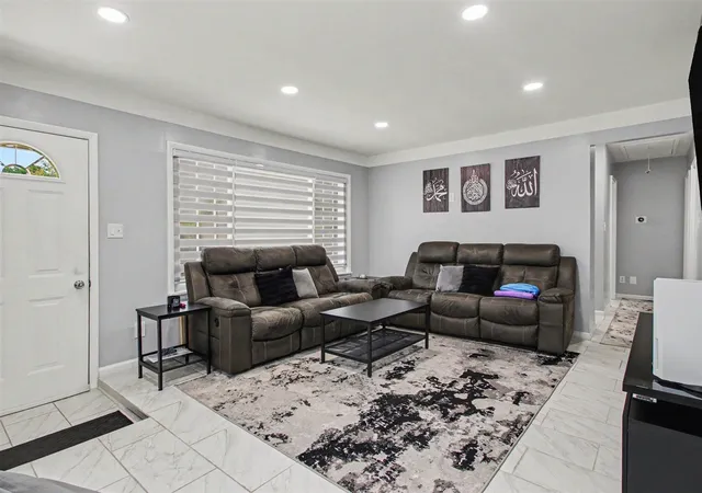 Photo 4 of Sale Pending at 8544 Kinloch St, Dearborn Heights, MI 48127 | MLS# 70550730 | Listing updated on 2026-08-11
