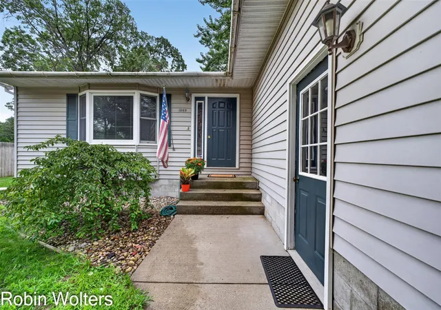 Photo 2 of Sale Pending at 1969 Francis Ave, Muskegon, MI 49442 | MLS# 70550750 | Listing updated on 2026-09-17