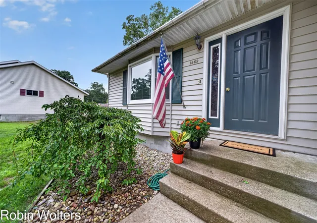 Photo 3 of Sale Pending at 1969 Francis Ave, Muskegon, MI 49442 | MLS# 70550750 | Listing updated on 2026-09-17