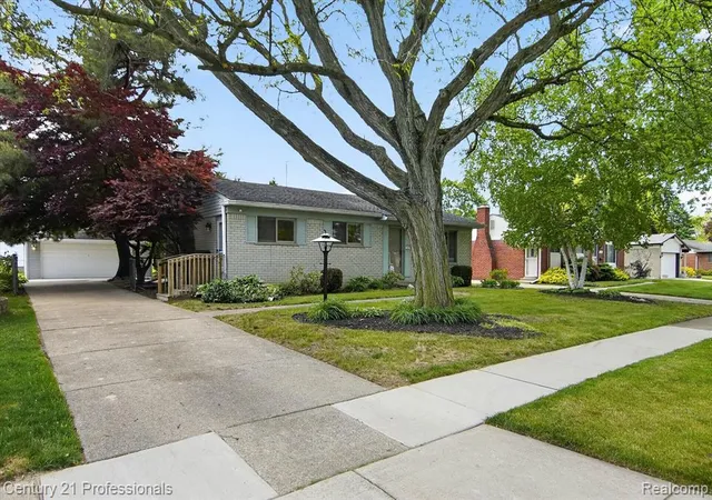 3rd image of 14425 Stonehouse Ave, Livonia, MI 48154 | MLS# 60994146