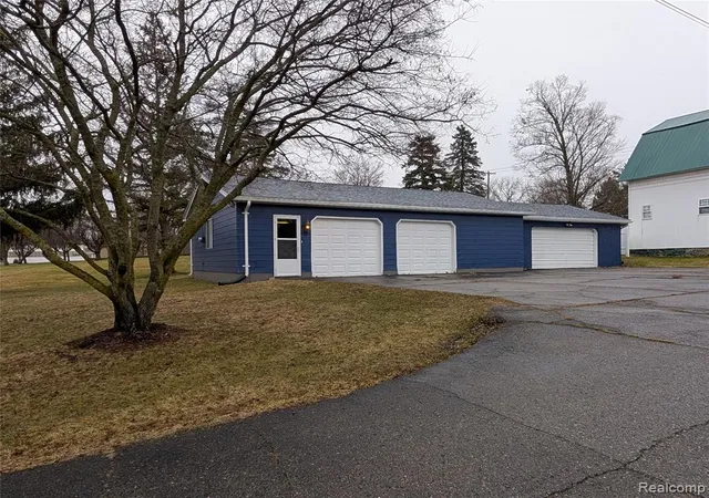 Photo 2 of Single family home for sale at 6353 Perry Rd, Grand Blanc, MI 48439 9702 | MLS# 61014213 | Listing updated on 2026-09-30