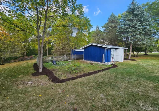 Photo 4 of Single family home for sale at 6353 Perry Rd, Grand Blanc, MI 48439 9702 | MLS# 61014213 | Listing updated on 2026-09-30