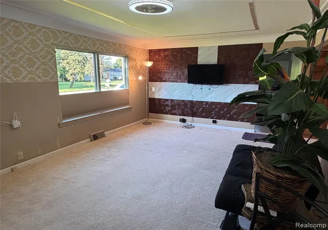Photo 2 of Single family home for sale at 2030 Orpington Dr, Troy, MI 48083 | MLS# 61004441 | Listing updated on 2026-07-07