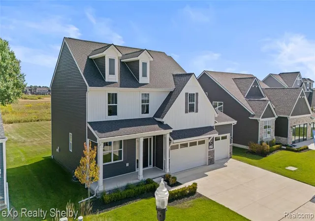 2nd image of 52000 Wellington Valley Dr, Macomb, MI 48042 | MLS# 60995570