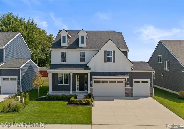 3rd image of 52000 Wellington Valley Dr, Macomb, MI 48042 | MLS# 60995570