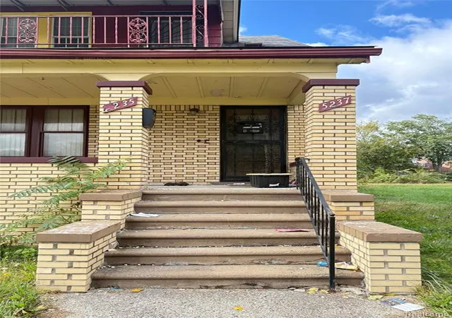 2nd image of 5235 Chalmers St, Detroit, MI 48213 | MLS# 60947700