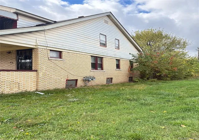 5th image of 5235 Chalmers St, Detroit, MI 48213 | MLS# 60947700