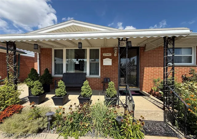 Photo 2 of Sale Pending at 17941 E 13 Mile Rd, Fraser, MI 48026 2499 | MLS# 61024517 | Listing updated on 2026-08-31
