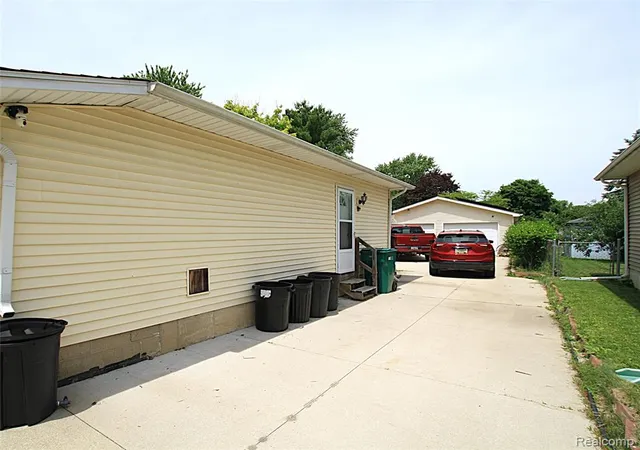 Homes for sale in Durand, MI | 313 E Naldrette St, Durand, MI 48429 | MLS# 61007040