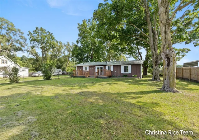 4th image of 15133 2Nd St, Howard City, MI 49329 | MLS# 70553771