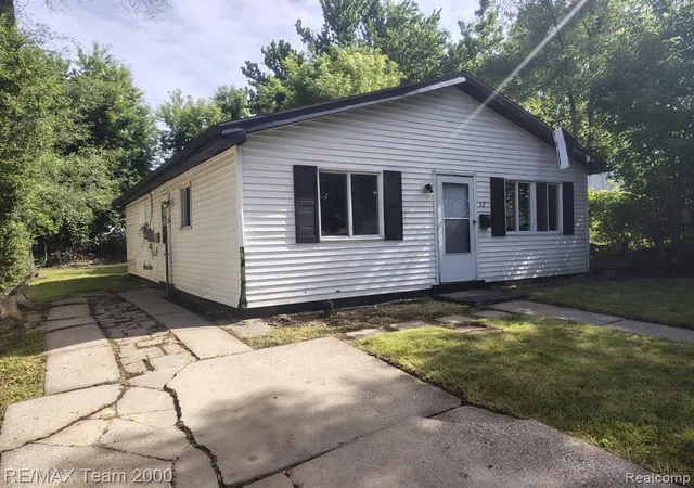 2nd image of 32 N Merrimac St, Pontiac, MI 48340 | MLS# 61007940