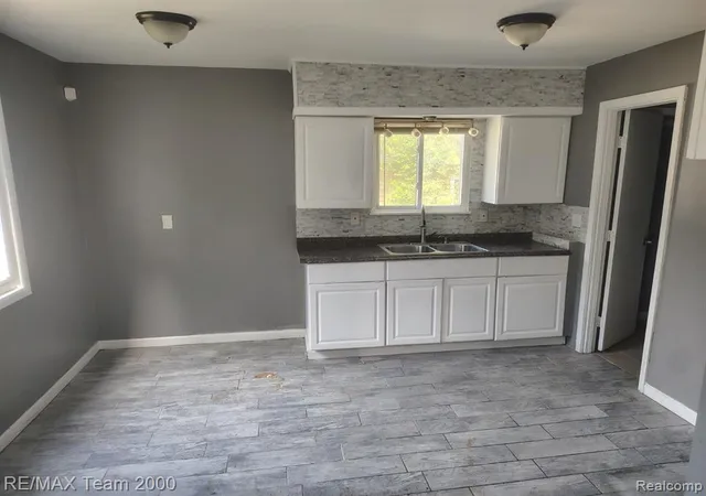 5th image of 32 N Merrimac St, Pontiac, MI 48340 | MLS# 61007940