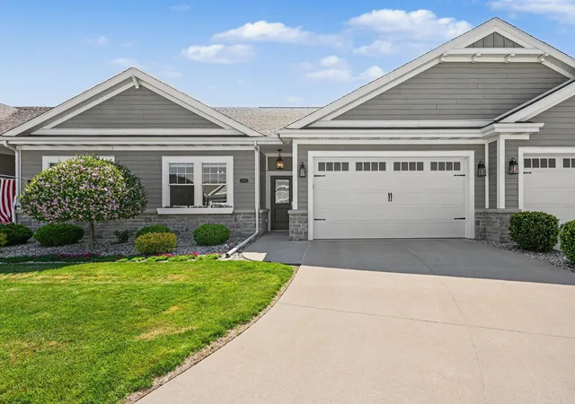 Homes for sale in Bay City, MI | 609 Breaker Cove Dr, Bay City, MI 48708 | MLS# 50209389