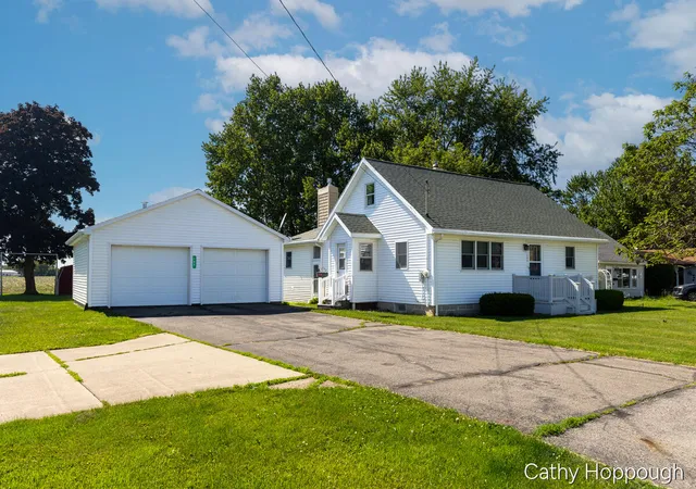 Homes for sale in Lake Odessa, MI | 785 Washington Blvd, Lake Odessa, MI 48849 | MLS# 70536769