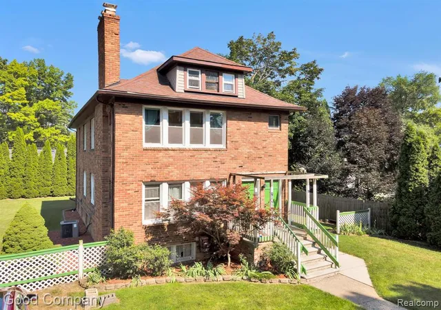 Homes for sale in Farmington Hills, MI | 21516 Oxford Ave, Farmington Hills, MI 48336 | MLS# 61006325