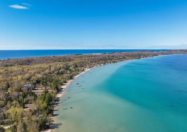 Homes for sale in Frankfort, MI | 406 Fortune Ave, Frankfort, MI 49635 | MLS# 80068570