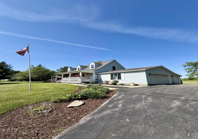 Homes for sale in Metamora, MI | 4130 Green Corners Rd, Metamora, MI 48455 | MLS# 50209663