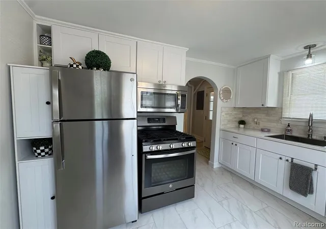 Photo 5 of Single family home for sale at 2452 Earlmont, Berkley, MI 48072 | MLS# 61019446 | Listing updated on 2026-08-11