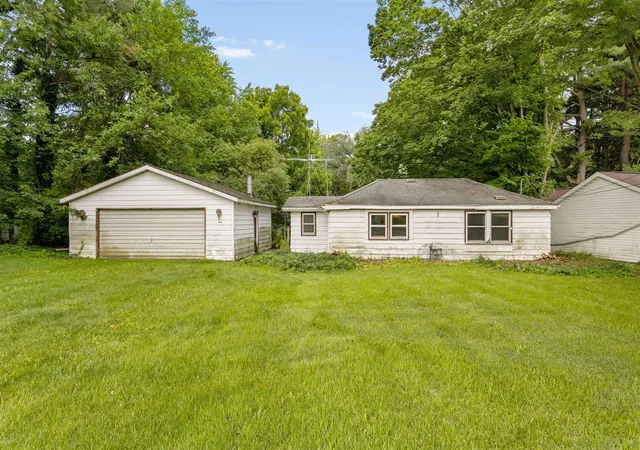 Homes for sale in Edwardsburg, MI | 69408 Elkhart Rd, Edwardsburg, MI 49112 | MLS# 70542139