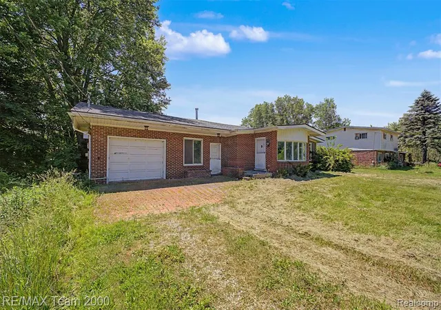 2nd image of 2145 Oakville Waltz Rd, New Boston, MI 48164 | MLS# 61000948