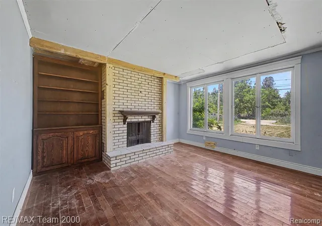 5th image of 2145 Oakville Waltz Rd, New Boston, MI 48164 | MLS# 61000948