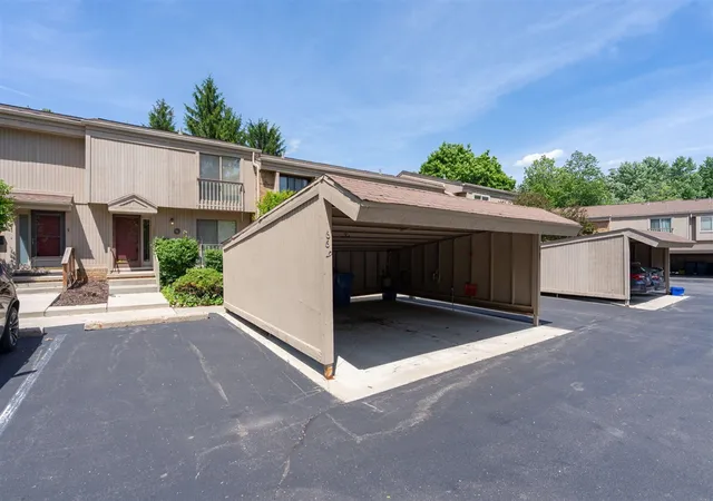 Homes for sale in Rochester Hills, MI | 669 Oakbrook, Rochester Hills, MI 48307 | MLS# 70539448