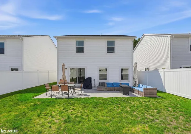 Photo 38 of Sale Pending at 310 W Barrett Ave, Madison Heights, MI 48071 | MLS# 50219223 | Listing updated on 2026-08-28
