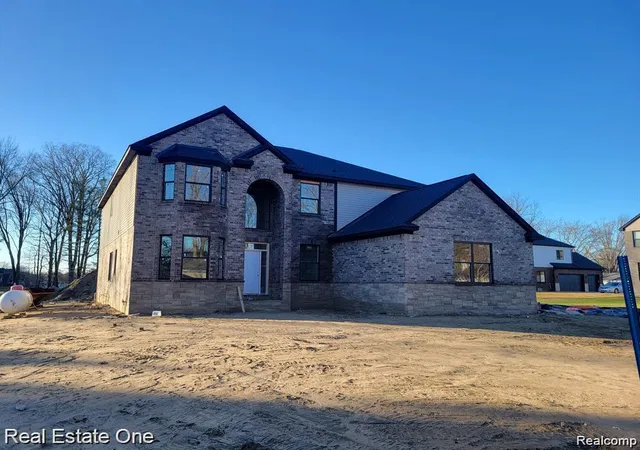1st image of 33 Paragon Dr, Troy, MI 48098 4628 | MLS# 60997594