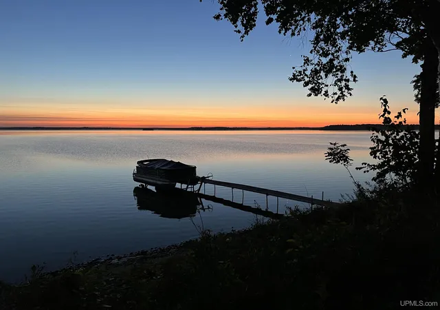 4th image of 17660 W Chrisler Shrs, Curtis, MI 49820 | MLS# 50216422