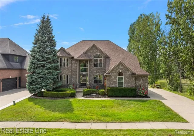 Photo 2 of Sale Pending at 53883 Viar Dr, Shelby Twp, MI 48315 1192 | MLS# 61025313 | Listing updated on 2026-08-31