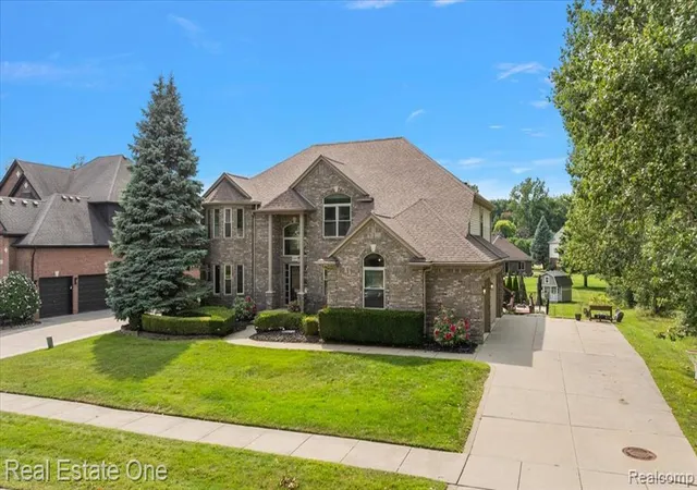 Photo 3 of Sale Pending at 53883 Viar Dr, Shelby Twp, MI 48315 1192 | MLS# 61025313 | Listing updated on 2026-09-13